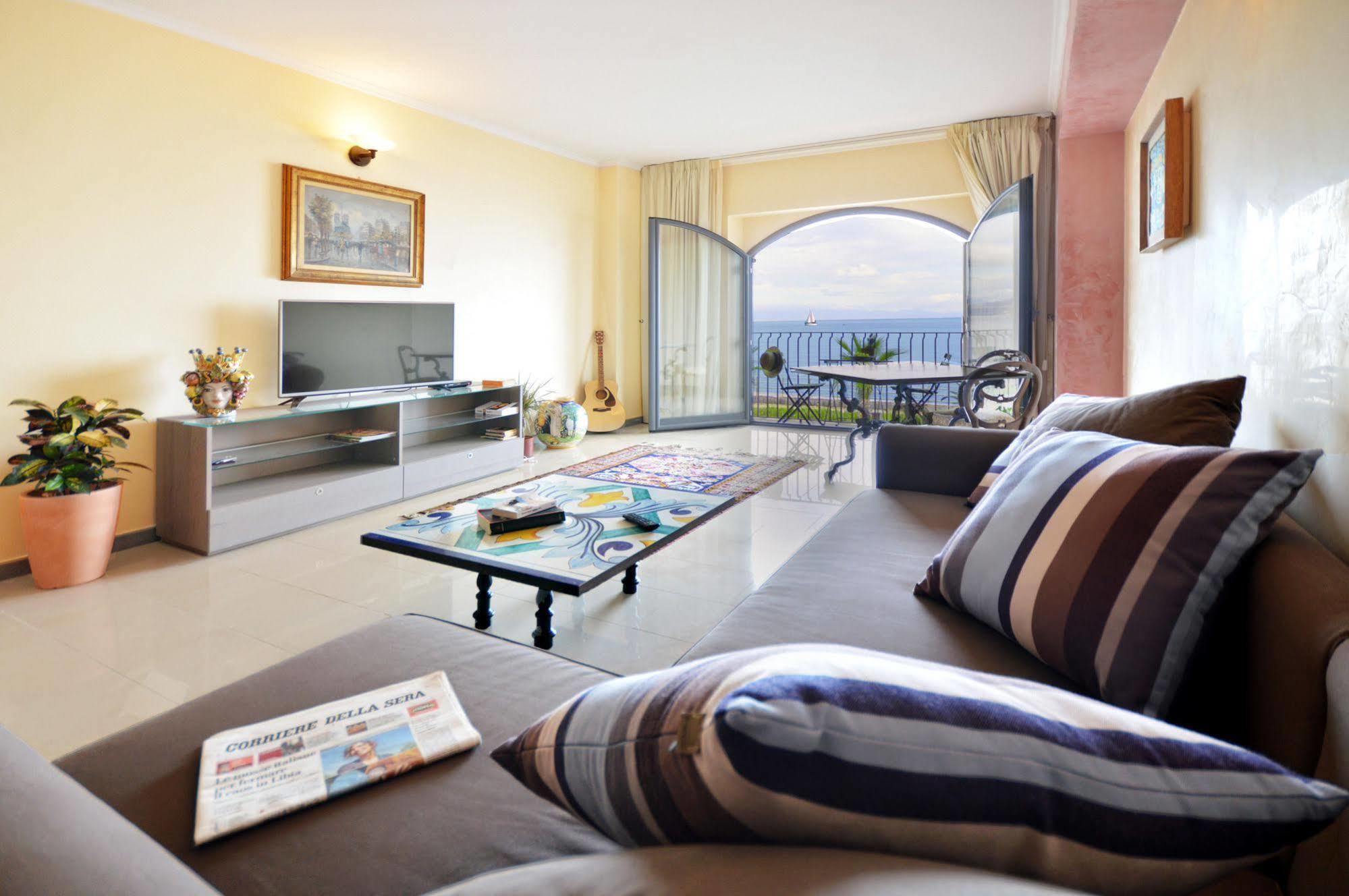 Mar dei Poeti - Luxury Suites Torre Archirafi Extérieur photo