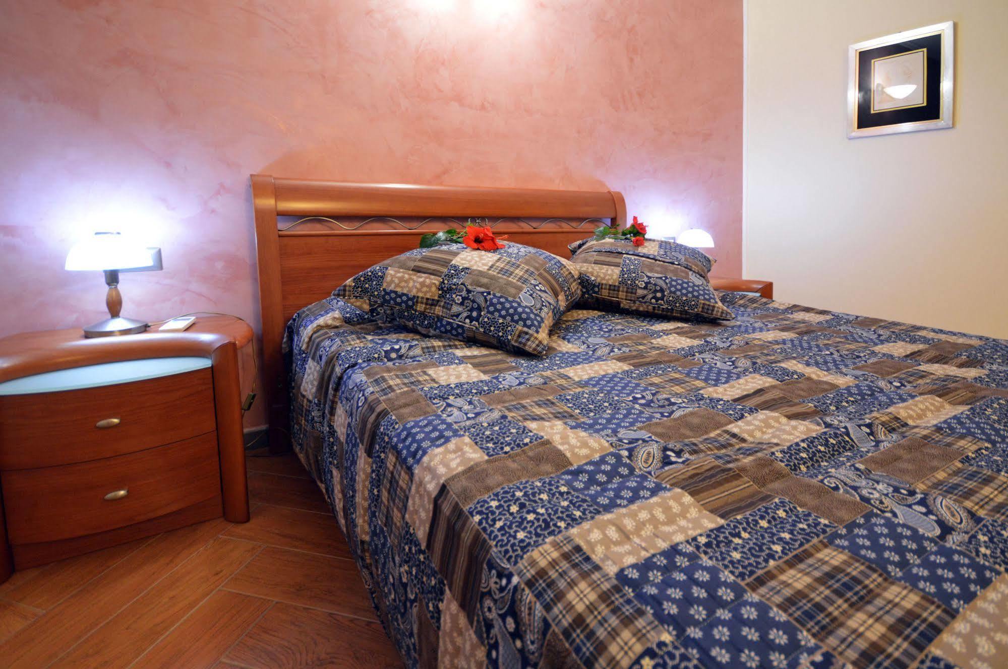 Mar dei Poeti - Luxury Suites Torre Archirafi Extérieur photo