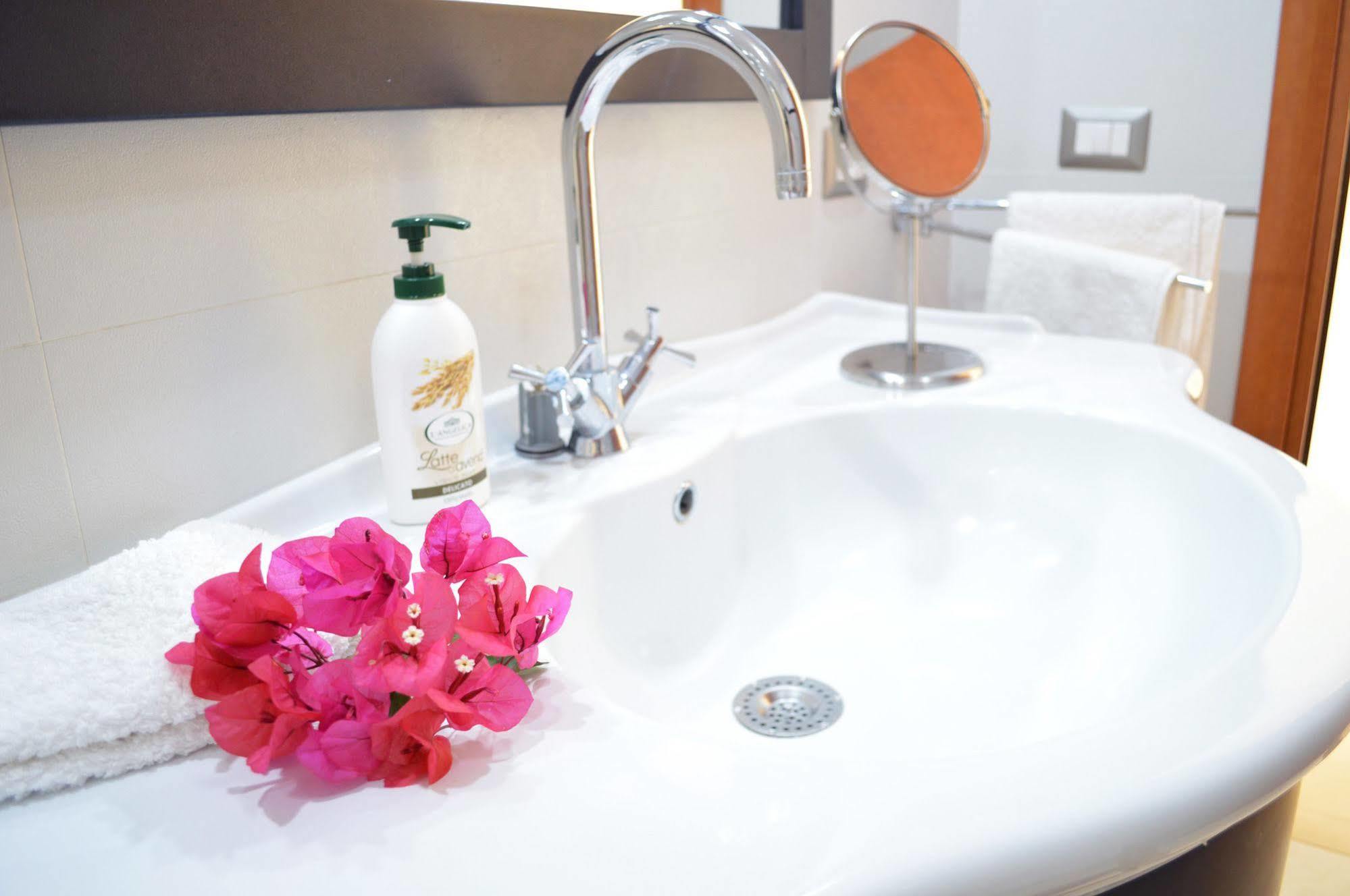 Mar dei Poeti - Luxury Suites Torre Archirafi Extérieur photo