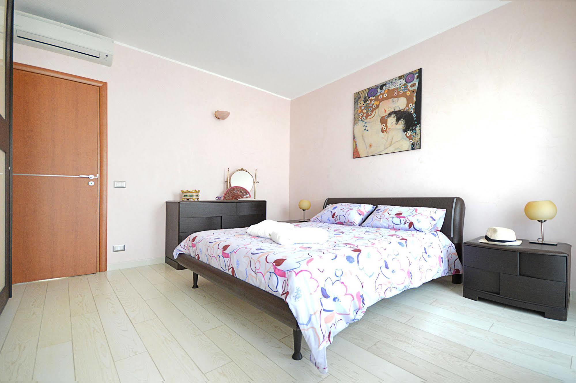 Mar dei Poeti - Luxury Suites Torre Archirafi Extérieur photo