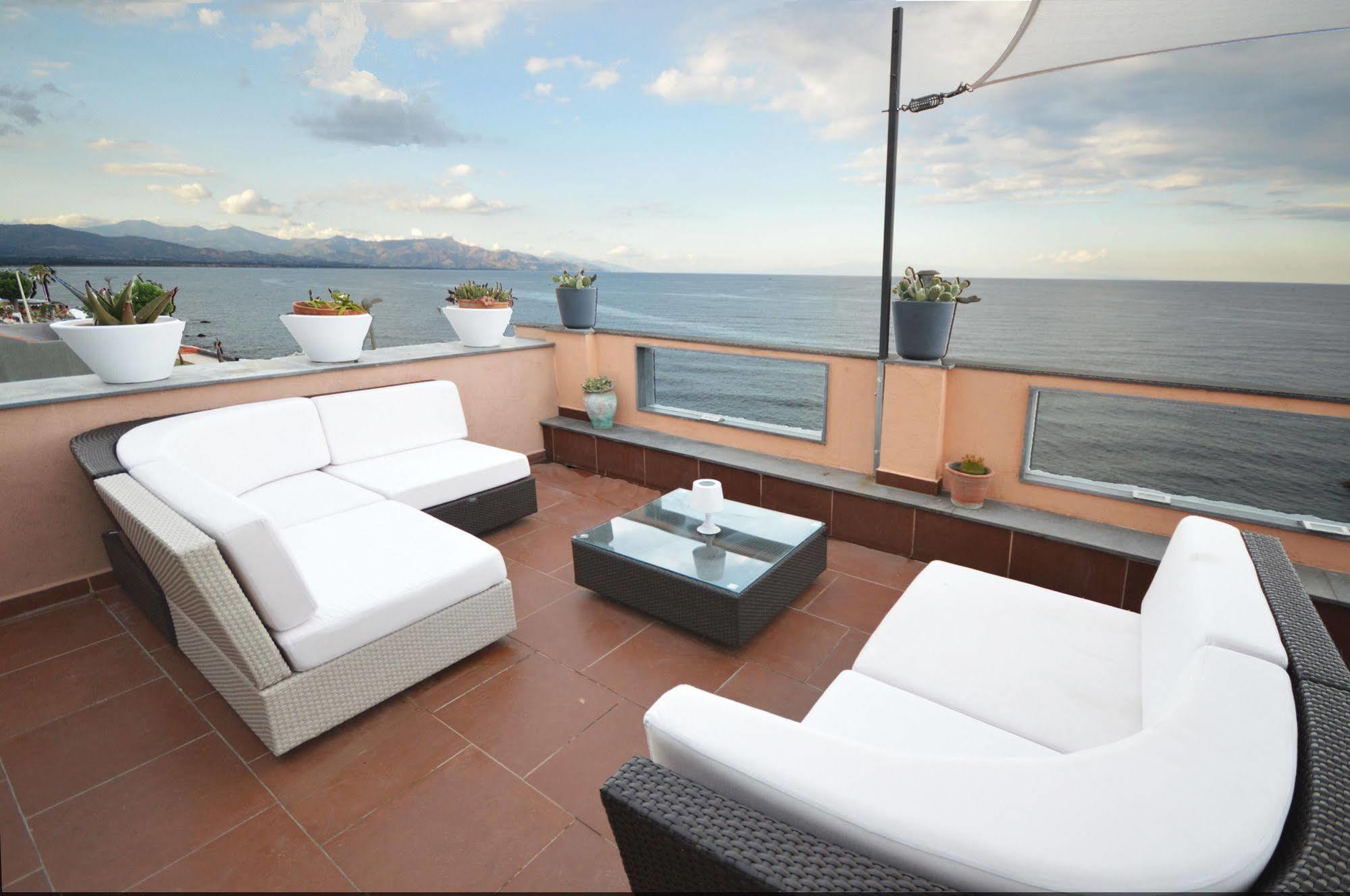 Mar dei Poeti - Luxury Suites Torre Archirafi Extérieur photo